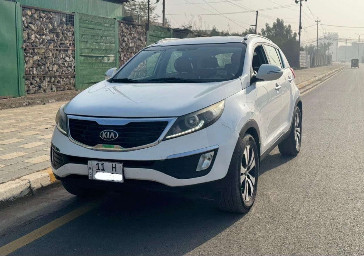 سبورتج 2013
خليجي 
محرك 2000 دوش 
ماشيه 157 
مري شفط اشاير بلمري 
تحكات ستيرن 
كشن كهرباء 
حساسات خلفيه 
كامرا خلفيه 
لدات نهاريه 
ثلاجه بجكمجه 
بيهه صبغ شي بسيط وموضح بصوره سنويه وهزه جديده مكان السياره بغداد السعر 138 وبيهه مجال بسيط  للستفسار ***********
