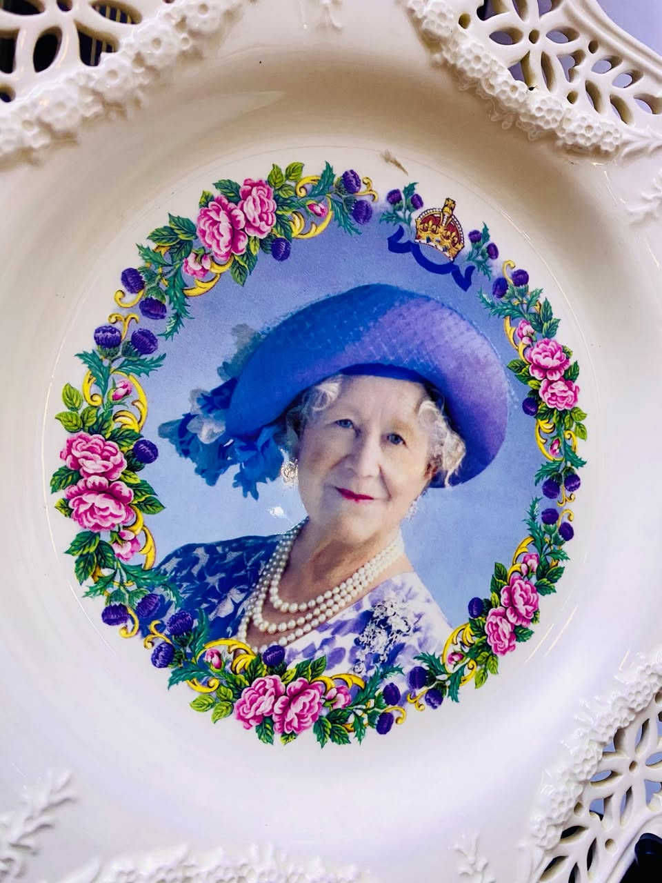 صحن مع كشتبـان انكليزي  مختوم ✨
القياس 27 سم 
السعر 10 الف

‎للطلب والاستفسار مراسلة الصفحة 💌💌
‎يوجد خدمة توصيل لكافة المحافظات🚕🚕
‎بغداد 5
المحافظات 8

.
.
.


**إذا كنت صاحب هذا الإعلان وتريد حذفه لأي سبب، رجاءا أرسل رسالة إلى الدعم الفني**