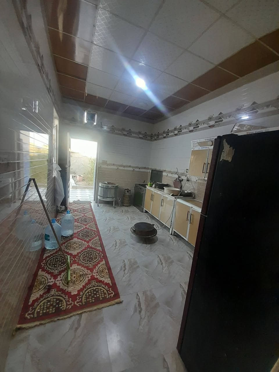 بيت زراعي للبيع مساحه 280 بدور سيد حمزه نزل الرابع بيت يحتوي على غرفتين وهول ومطبخ وحمام داخلي وخارجي فقط البناء بلوك عقيده جديد سعر 60 وبي مجال بسيط  ***********   اتصال واتساب
