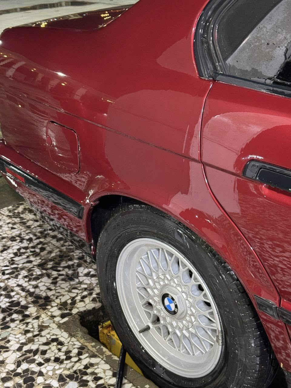 السلام عليكم
بي ام 525 1991 لون مميز مكينة صقر 528  جديدة ما صار 10 ايام من شديتها السيارة كاملة تاخذهه ما تصرف عليها فلس كشنات جلد جدد مسجل وسستم صوت جديد تخم تايرات جديد لايتات ناصي اصفر وعالي لد ابيض توني مكمل كماليات السيارة بعدهه جديدة
سعر 82 وبيها مجال مكاني البصرة الامن الداخلي 
***********
