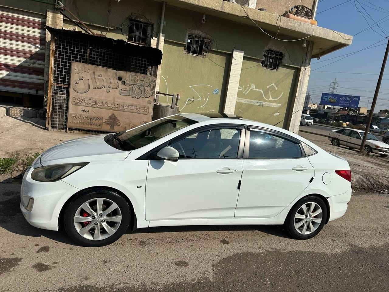 السلام عليكم
هونداي اكسنت
موديل 2012
سياره فول مواصفات 
فتحه سقف 
شاشه
خمسه ويل كب 
سياره حيل حيل نضيفه
تفاصيل…. ‭0775 444 3327‬
