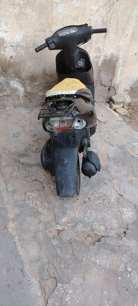 السلام عليكم
دراجه سازوگي للبيع السعر 175وبيه مجال للشرايه غير متواجد علئ الفيس مكان ميسان 
رقمي ***********
