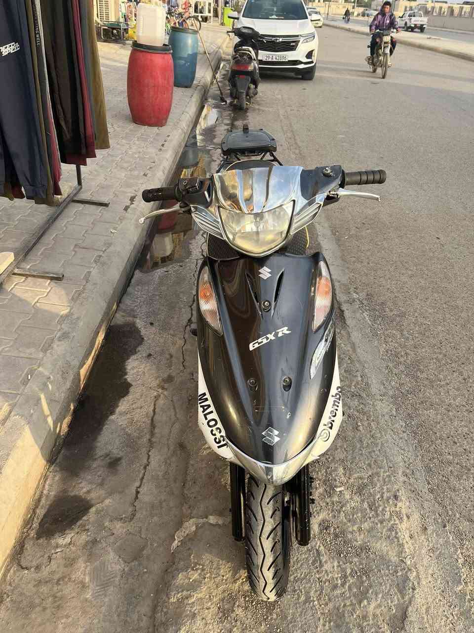 ادرس ياباني مابيه مكينه مره وحده مفتوحه اي نقص كفرات بلاديه تخم تاير جديد حساس لستان شغل كلشي شغل كهربايات كلشي جديد وشغال مداريه دهن كل 15 يوم السعر 600 مكاني الخاجيه ماعجبك لسعر لاتعلق  وتحياتي لجميع ***********
