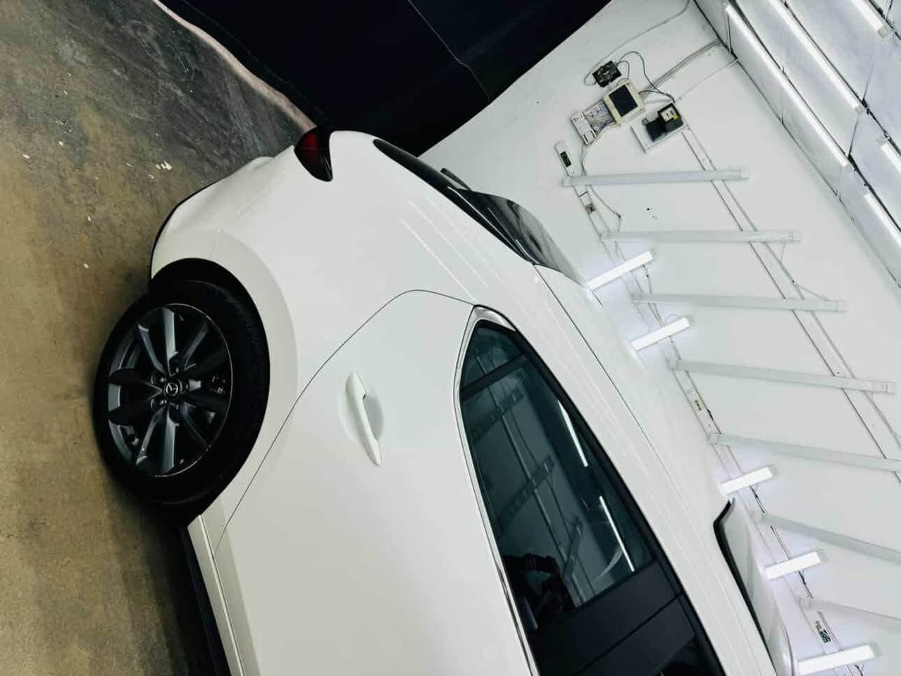 (السلام عليكم ورحمة الله وبركاته )
مازدا 3هاج باك امريكي موديل 24 ضرر ربع بونيد بدون دواخل وايرباك 
ماشيه 7الالف فقط كاتى مامرقمه 

المواصفات🧿 
فتحه سقف✅ 
بصمه ابواب ✅
بصمه تشغيل✅ 
لايتات زنون كامل ✅
كوشنات جلد✅ 
كشنات كهرباء🔌 
كشنات تدفئه 🔥
سكان تدفئه ☢
كشنات خزن ميموري 📟
سستم صوت BOSS🔊
ماوس تحكم✅ 
وضعيه كير سبورت 3✅
رادار أمامي وجانبي ⚠️
مكينه 2500 مرغوب بدون توربو ✅
كير 🏧
وبدون دبل اكسل4×4  
مكان سياره سليمانى او بغداد 
سعر 155مجال 💸
***********+ واتساب السليمانية, العراق
