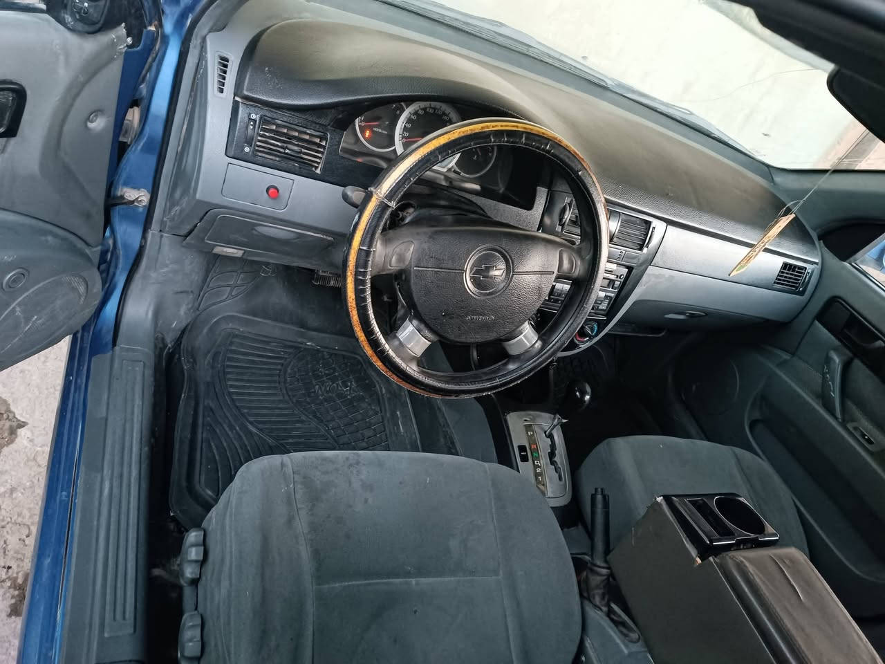 سلام عليكم
للبيع اوبترا 2006 رقم مميز 
سياره مكينه كير حدادية كله جديد 
اوتوماتيك تبريد
صبغ عام بدون ضربه سبب جرد
السعر 75 بيه مجال بسيط مكانها حله مركز
***********
