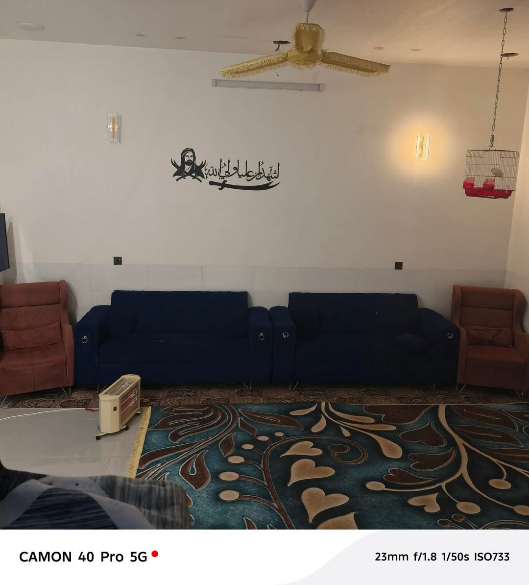 سلام عليكم تخم 7 مقاعد نضيف جدا اي ضرر مابي مكاني بغداد جسر الدوار الشراي يراسلني خاص او يتصل ع الرقم ***********
