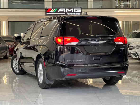 كرايسلر گراند كرفان 
2025
V6 محرك 
ماشيه 4000كم فقط 
جديده لوك 
ابواب كهربائيه 
بصمه وتشغيل عن بعد 
رادار جميع الجهات
كشنات جلد وكهرائيه 
شاشه جبيره 
بدون صبغ وبدون تبديل ضرر ربع دعاميه فقط 
ايرباكات طاكه وراجعه بلاديه سستم
بدون دواخل نهائيا
2C4RC1ZG0SR507557
السعر 24.500$ وبي مجال بسيط 
بدون رقم تترقم شمالي فقط
العنوان اربيل 
***********
*********** أربيل
