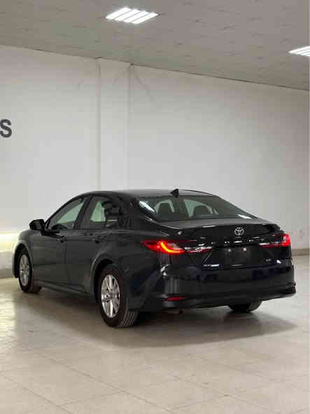 Toyota Camry  | تویوتا کامری
.
مودێل: 2025
.
رەنگ: سمنتی
.
مواصفات: LE + HEV  
.
محرك: 2.5L + Hybrid 
.
مایل 15000 mile
.
سیارە هەیکەل بێ سبغە ✅
بەس هەردوو دعامی سبغن
ئیرباگ سیستەم
.
رقم شاصی:
(4T1DAACKXSU117383)
.
سعر: 235$ و مجال.
.
(***********)    کورەک + واتساب.
.
زاخو - معرض ( مهندکارس) زاخو
