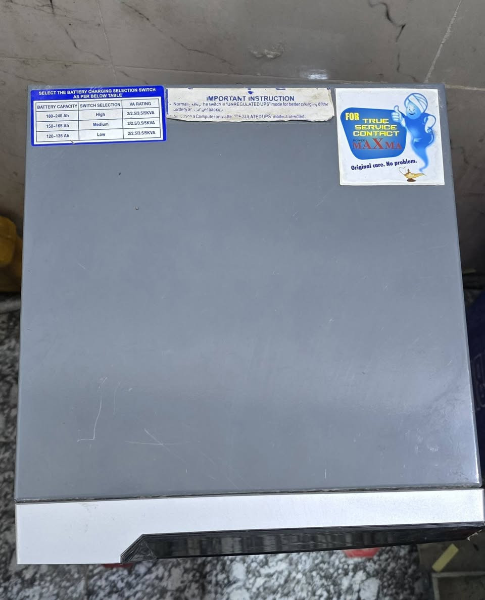 عاكسه مكزما ٨ امبير  استعمال قليل ٢٤ فولت للبيع 
***********
