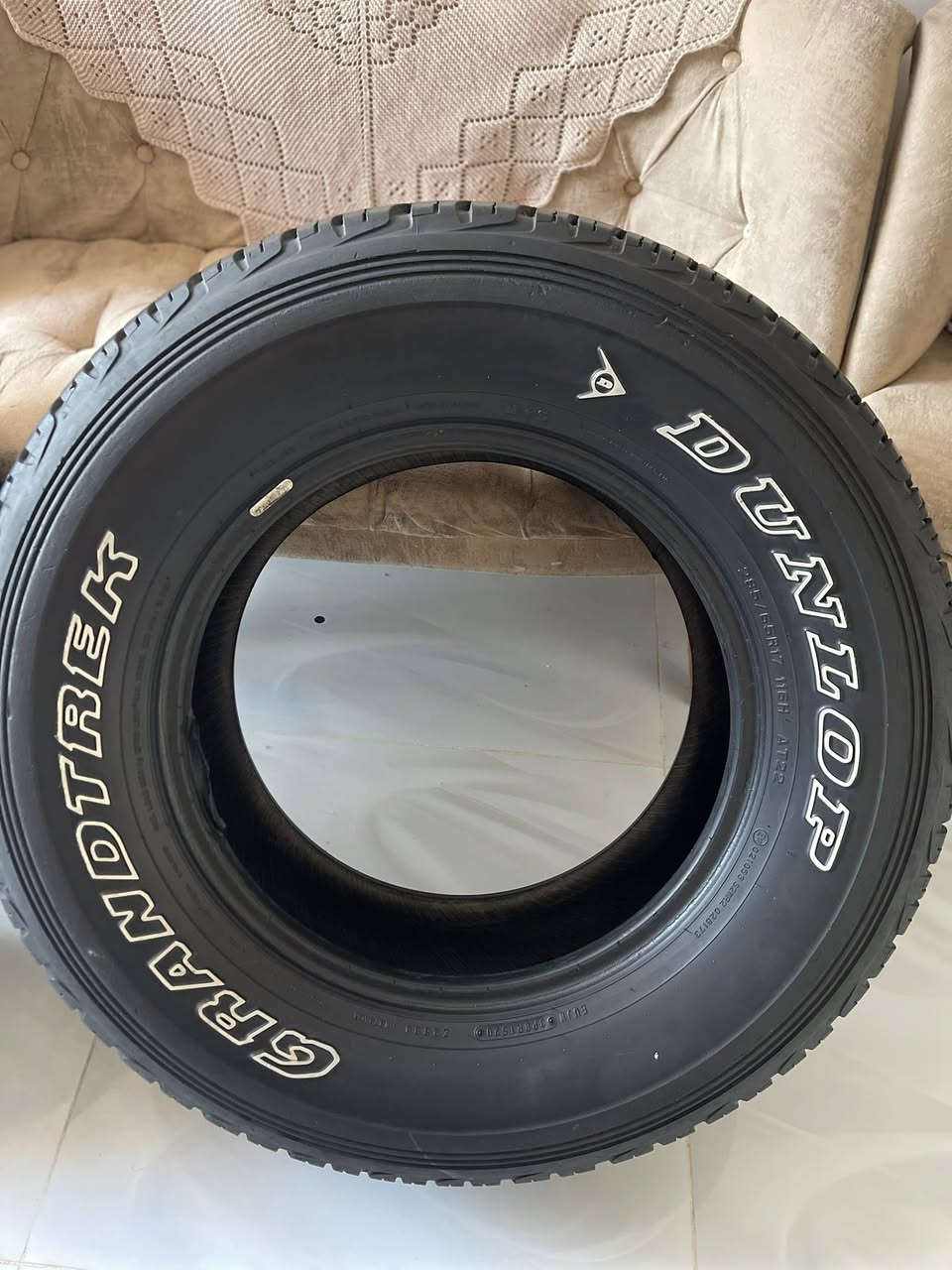 السلام عليكم 
زوج تايرات دنلوب ياباني اصليات
كلش نظيفات بس واحد بي بركعه ثاني مابي
الحجم ١٧ار٦٥(٢٨٥
توصيل متوفر 
السعر ١٧٥ الف بيهن مجال


**إذا كنت صاحب هذا الإعلان وتريد حذفه لأي سبب، رجاءا أرسل رسالة إلى الدعم الفني**