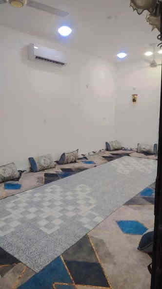 السلام عليكم✋اعيد النشر سبب الوعود الكاذبه 
بيت للبيع طابو صرف بحي الإنتصار الشارع الاخير خلف صيدلية الغسق بالمربع الأخير مقابل المولد بمساحة ١٥٥ واجهة ٧٥٠و٧ النزال ٢٠ غرفه صاله كبيره مطبخ استقبال صحيات داخليه وخارجيه السقف صب الأرضية بورسلين بناء جديد السعره ٨٣. وبي مجال. للاستفسار الاتصال على الرقم. 
***********
