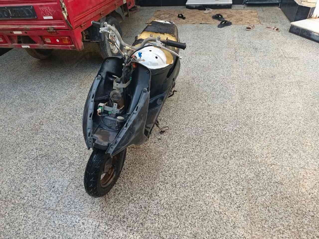 سلام عليكم 
ذبانه ساسوكي للبيع 
مفتوح بيه بوش وبستم 
دراجه شلعه ومعدل مكينه ناعمه 
كفراته موجوده لون اسود 
السعر 150
وبيه مجال للطيبين


**إذا كنت صاحب هذا الإعلان وتريد حذفه لأي سبب، رجاءا أرسل رسالة إلى الدعم الفني**