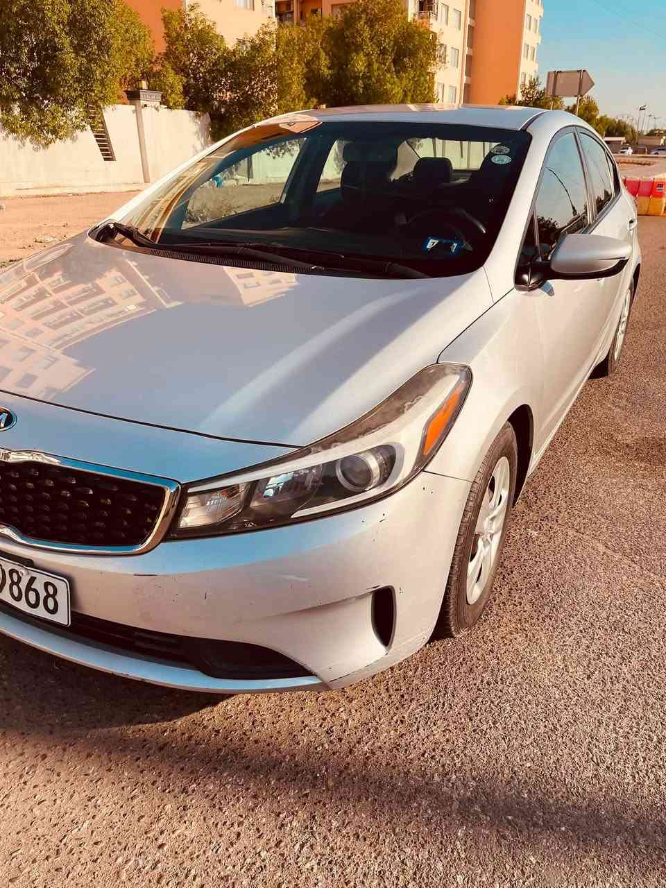 السلام عليكم للبيع Kia فورتي
موديل 2017 لونه سلفر 
ممكن مراوس ب byd  فقط حسب القناعه 

حادث خلفي قبق جنطه فقط  موجوده صوره مع السونار  
 
السيارة كلهه ليبل واحد مابيهه اي تبديل ولا قطره صبغ لا 
جراد  صار سنتين عندي خير مو الله 
السيارة كلش نضيفه
ماشيه 104 
تبريده ثلج 
 محرك وكير خير من اللّٰه ممفتوحات ع وضع الشركه
صدر جديد
رقم أربيل بسمي السنويه لحد 29
 لمعرفه
السعر 
  اتصال او مراسله

***********
