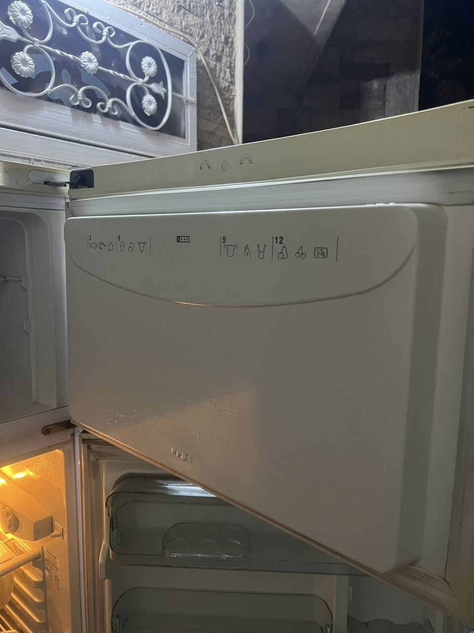 سلام عليكم ثلاجه لبيع شغاله 200الف وبيها مجال بغداد لبلديات ***********
