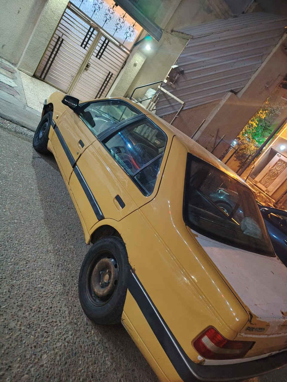 بيحو 405
موديل 2015
بيها تبديل جاملغ امامي صفحة السايق 
السياره جاهزه طخم تاير باتري جديد حداديه 75%
السعر 33 وبيها مجال لشراي 
الرقم ***********
غير متراجد ع الفيس
