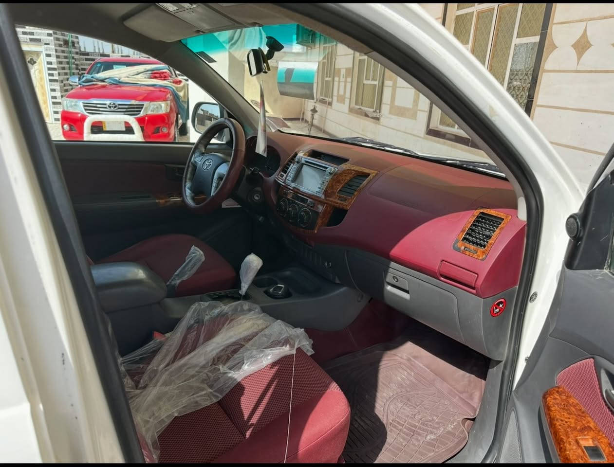 السلام عليكم للبيع بيكم تيوتا هايلوكس مديل 2015كويتي الساير فول اوتماتيك شاصي 19  رقم نجف بسمي سنويه جديده لل 29 جاهزه السياره مكينه كير حداديه تبريد تخم تاير ما ناقصه برغي سياره وضع شركه مكينه ما مفتوحه مكفوله كفاله عامه السعر 218وبيه مجال لاستفسار ***********المكان بل سماوه ❤️
