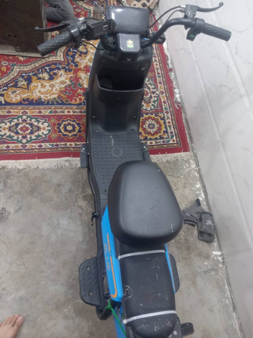 سلام عليكم
دراجة شحن موديل ٢٥ دراجة نضيفه ما ناقصها شي تجي تفحص اليعجبك 

حجم الملف ⬅️ 48
عدد البطاريات ⬅️ 4حجم كبير حالتها ممتازه
تشغيل عن بعد و حساسات في البريك  اشاير و لايت كله شغال
العنوان⬅️ بغداد مدينه الصدر قطاع ٤٩ او الاورفلي
السعر ....٢٥٠ و بيها مجال و تدللون 
الرقم⬅️ ***********
