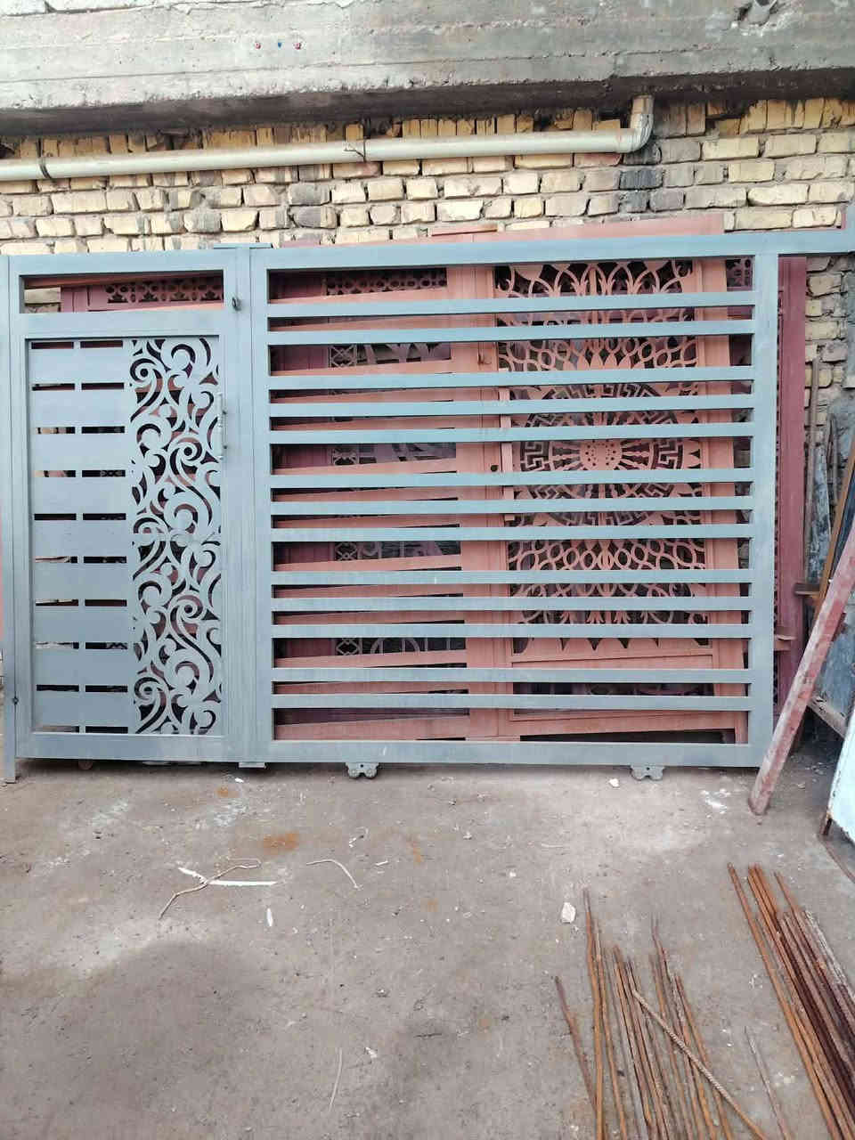 تشكيلة ابواب تناسب الاذواق حديثه حديد وبلاستك وشبابيك وشيش مستخدم بإدارة أحمد الويسي  مقابيل علوه بلدروز النموذجيه رقم ***********
