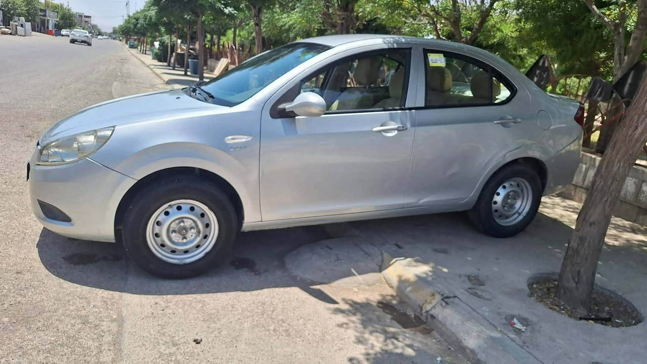 جاک 2012 بۆیاغی نیە
ڕەقەمی تازەیە بەس سەنەویی  بەسەر چوە 

گێڕوو مەکینەی بیلادی بەشەرت گێڕ عادیە 

تەبریدی ساردوو گەرم بەشەرت 

سەیارەکە زۆر خاوێنە  ماڵیی دۆستە 
دو پەڵەی زۆر بچوكی بۆیخە شایەنی باس نیە دەعمی نیە سعر ٤٦و مەجالێكی كەم
***********
*********** السليمانية, العراق
