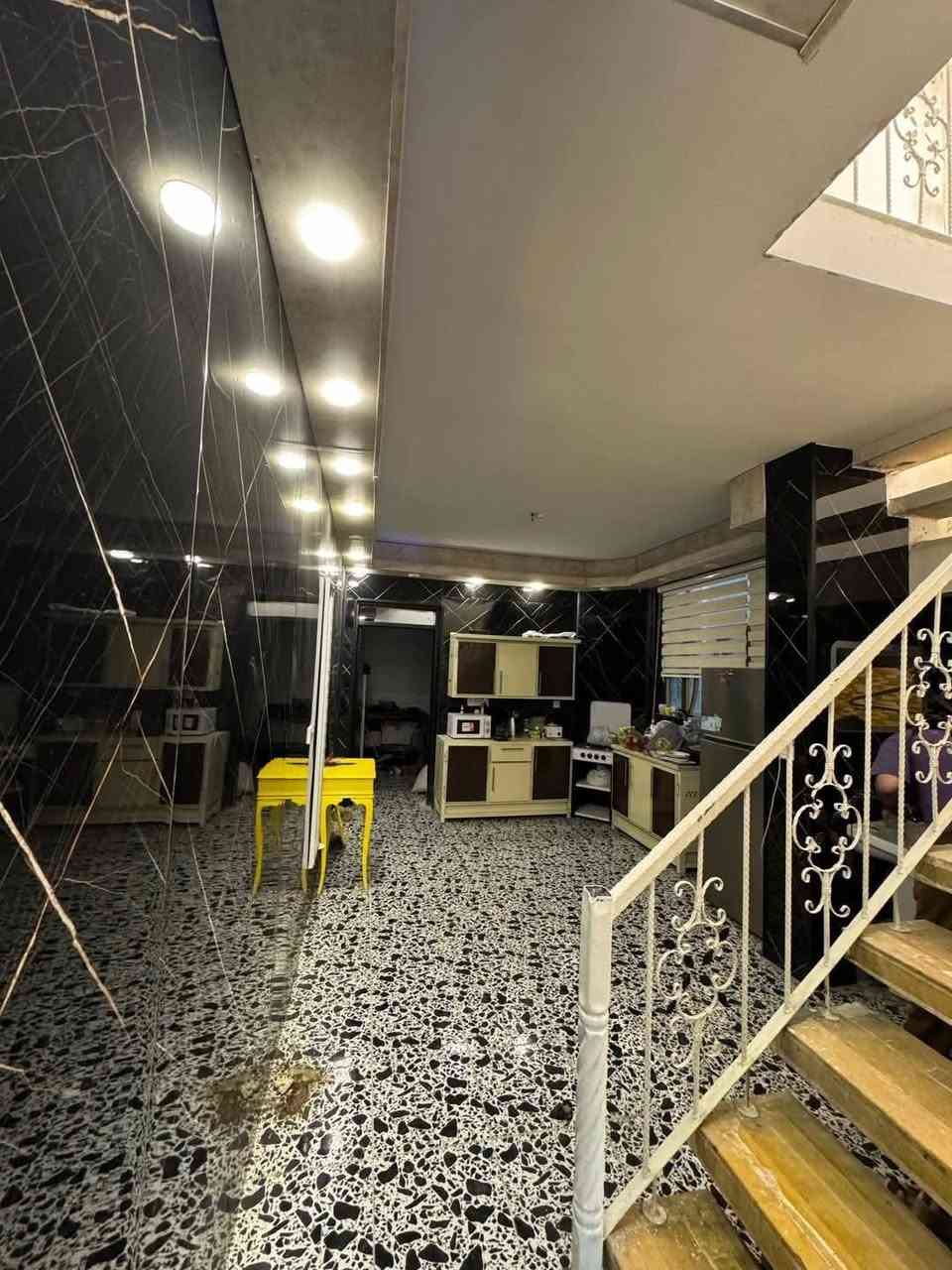 ياألله 
سلام عليكم تعلن شركة المرتضى للعقار عن بيع مشتمل مساحه 100م 
واجهة 5 ونزال 20 طابق ونص  بناء 
حديث عنوان المشتمل بغداد حي الجهاد ديوان الاصيل خلف الشارع التجاري مباشرة المحتويات غرف نوم عدد 3 استقبال وهول ومطبخ 
صحيات ارضيه بورسلين 
جدران سيراميك للاستفسار الاتصال على الارقام التاليه 
***********
***********
