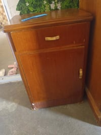 غرفه خشب • عراقي ثقيل • نظيفه