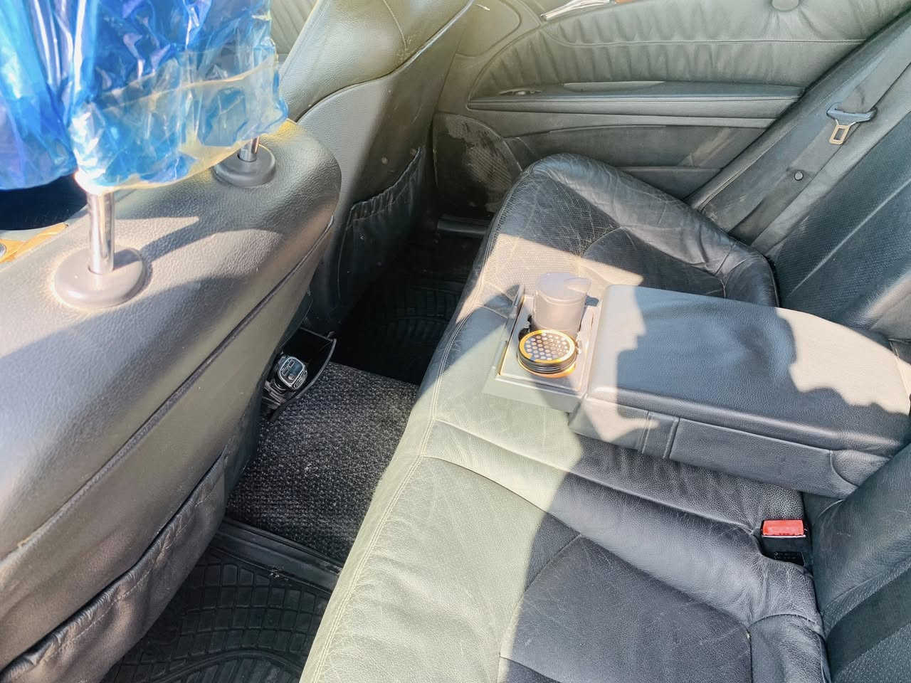 مارسديس موديل 2005..
حجم 211.. مكينه 2000 كمبريسر.. 
السياره متومه طبق الاصل سليمانيه .. 
السياره كصتين .. 
مابيها اي نقص فقط تهريب ناريه..
گير مكينه صدر تخم تاير كله جديد .. 
مكلف بالنشر .. 
المكان صلاح الدين .. 
الاستفسار .. ***********
