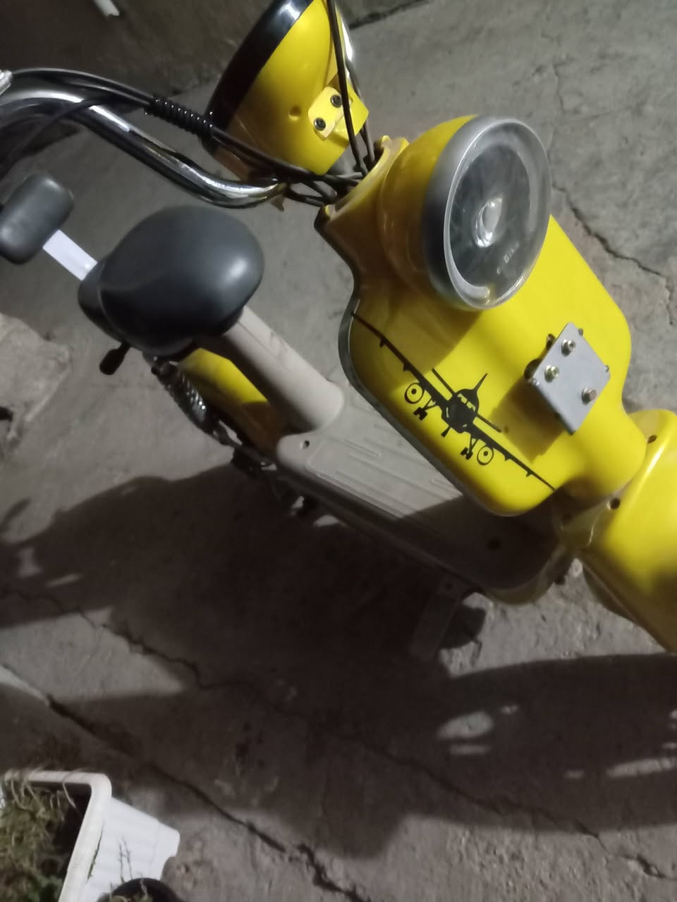 السلام عليكم دراجه شحن دراجه كامله نضيفه سعر 200
مكان بغداد الدوره رقم ***********
