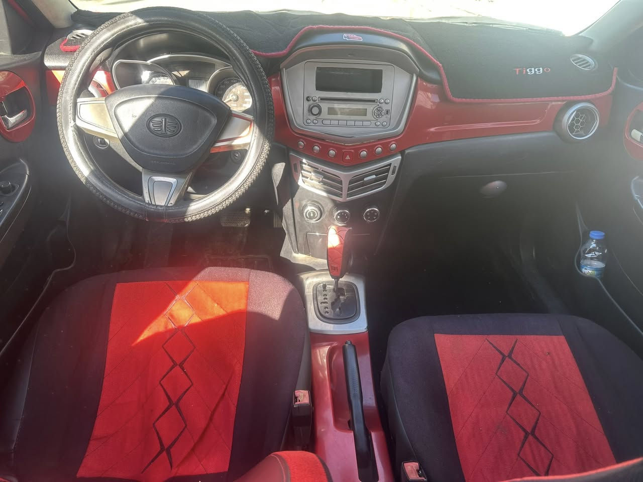 مرحبا حبايبي هاي فاو توزيع الشركه العامه للسيارات السياره جديده عل ايدينه من الشركه مامتعوبه استعمال شخصي مكفوله من الضربه والصبغ وحته البارد بيهة جملغ الايمن نصه رش مجرد شخط يعني ماكو ضربه السياره عل وضع الشركه بسمنه تحويل ثاني يوم 
الموديل ٢٠١٢ السعر ٤٣ وهاذ رقمي *********** موفق
