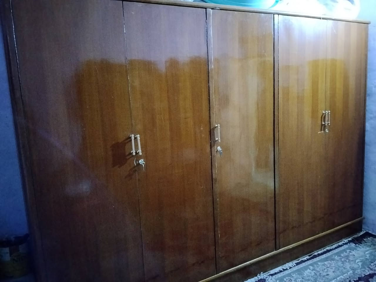 كنتور 5 ابواب اخو الجديد وميز تواليت للبيع غير متواجد عالفيس اتصل وتدلل ***********
