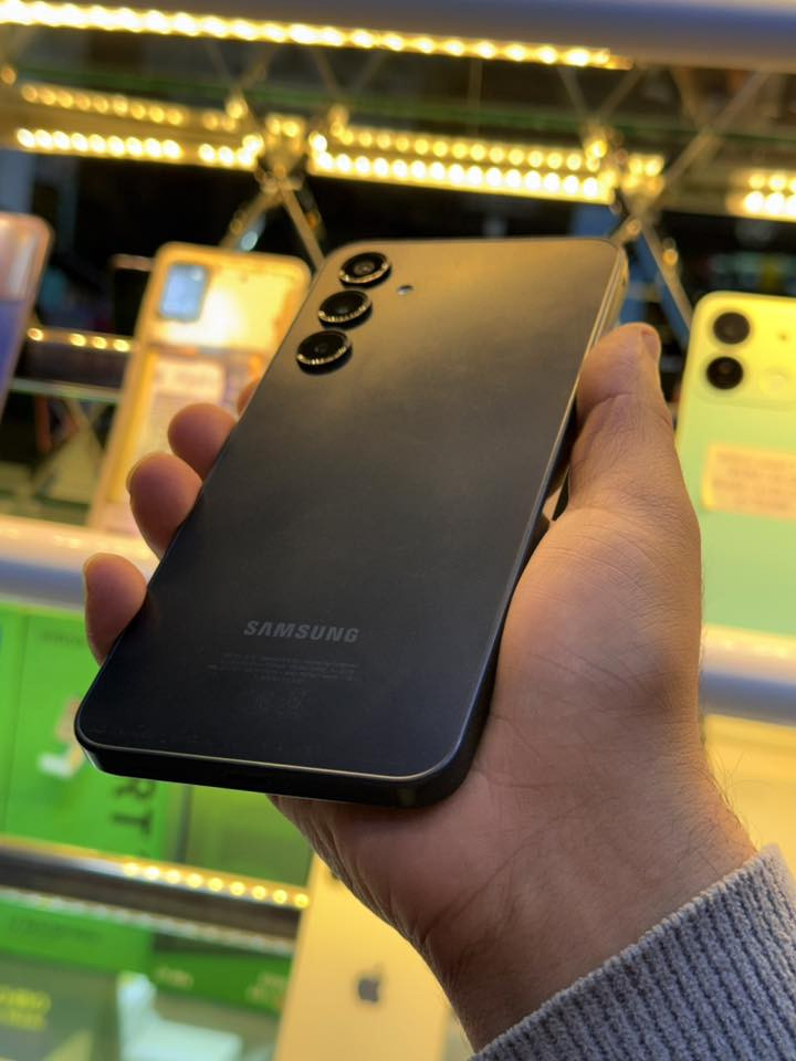 ✅مستخدم ✅نضافة99.999‎%‎🙂 ملحقات ممفتوحة

💎Samsung A16💎

🔴 ذاكرة 256 GB 

🔴 العشوائية 8 GB 

🔴 معالج G99 🔥

🔴 بطارية 🔋 5000

🔴 شاشة amoled 90Hz

السعرر 🔥160 الف فقطط🔥

توصيل كل العراق 5 الاف 🚚 

متوفر لدى مركز دكتور فون - Doctor Phone  عنه لصيانة الموبايل

بيع او مراوس ♻️
 
~~~~~~~~~~~~~~~~~~~~~~~~~~~~~~~~~~~~~~~
                                 📍 العنوان 📍

🛡️ الأنبار . قضاء عنه . الفرع المقابل لمستشفى عنه العام 🛡️

☎️ *********** ☎️
