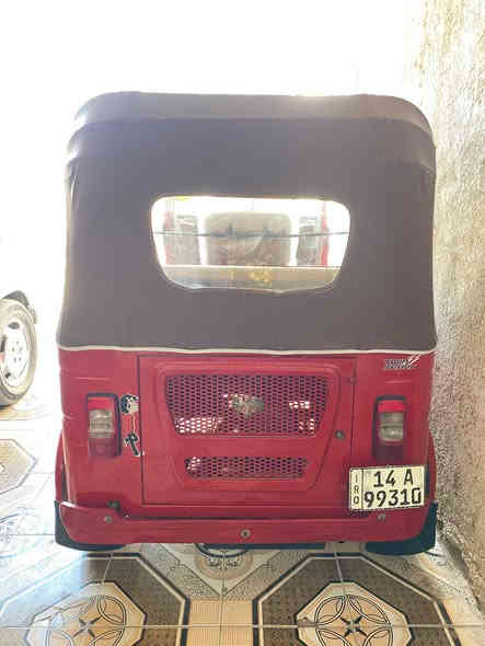 سلام عليكم تكتك كفالة عامة رقم وسنوية
تكتك ما عوزهة شي كبل لشارع من كهربايات من تايرات من جادر من كلشي 
مكاني بصرة قرنة حي سلام 
رقمي ***********
(سعر9500) وبيهة مجال بسيط
