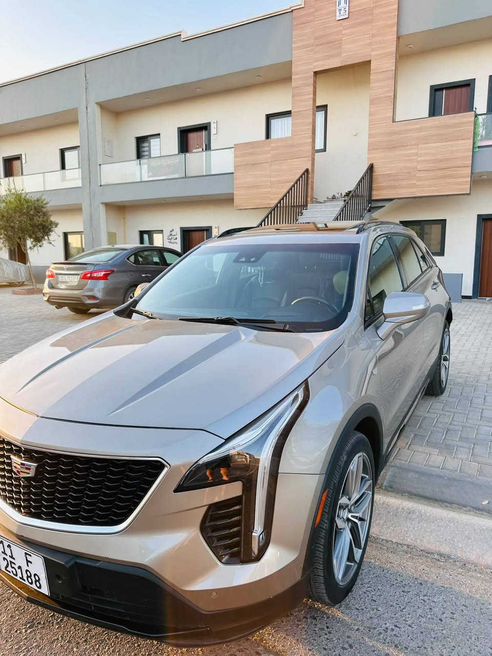 كاديلاك XT4 Luxury premium
السلام عليكم 

موديل 2023 حادث جاملغ امامي فقط صبغ بدون دواخل بدون ايرباك فول مواصفات كراسي تدفئة تبريد مساج بانوراما محرك 2000 تيربو السيارة ماشية 26000 ميل 

مكان السبارة بغداد مجمع بوابة الكاظمية 

السعر 23500$ 

***********
