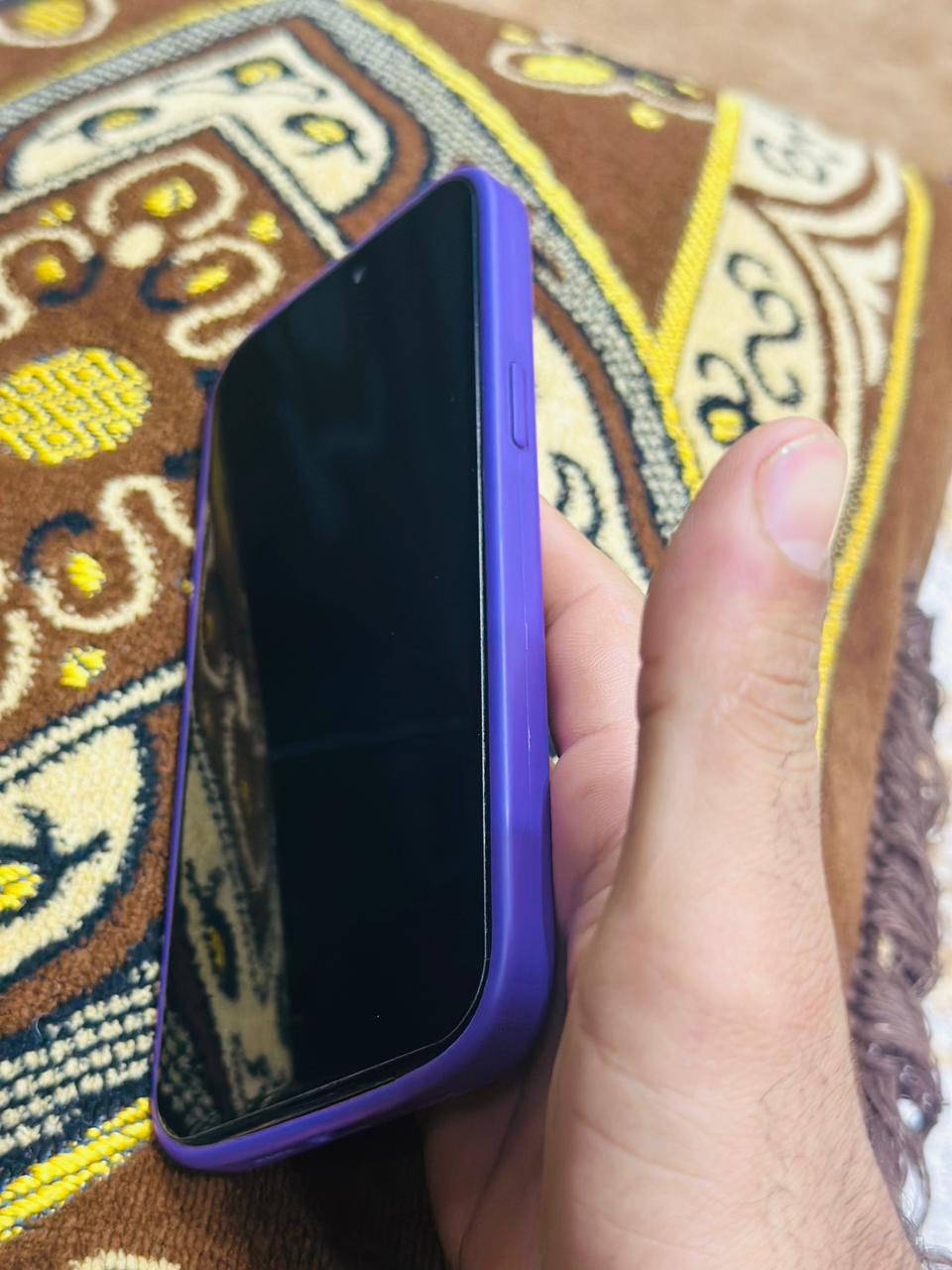 سلام عليكم آيفون 14 برو ماكس لون بنفسجي مبدل شاشه اني شاده بيدي مال جهاز قافل آيكلود وخليته اله جهاز لمسه حلو كلش زين طبيعي ومكسور  الضهر ماله فقط مستعجل علا بيعته 700 وبي مجال قليل *********** نتصال
