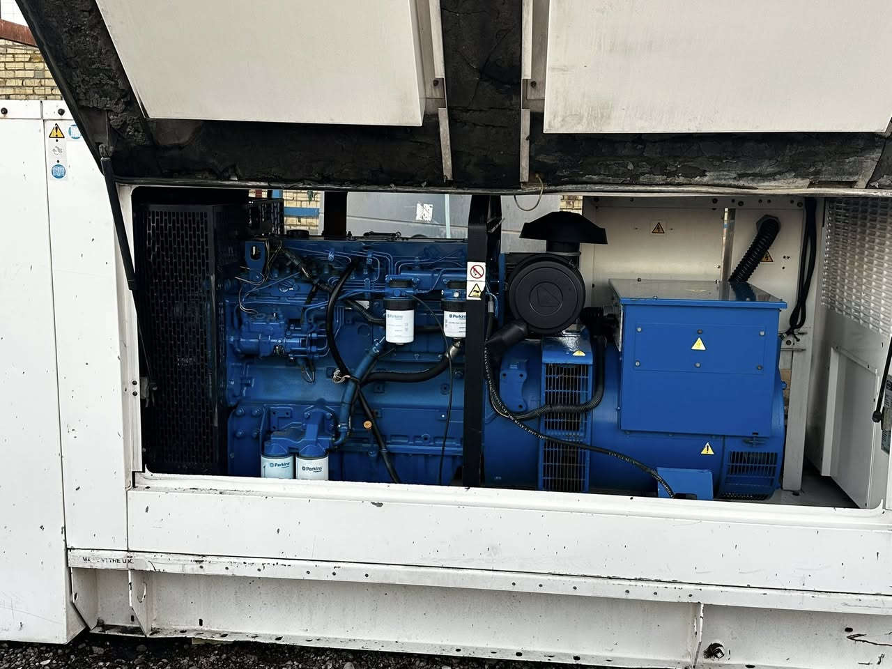 السلام عليكم 
للبيع مولد نوع بيركنز انكليزي اصلي افجي ولسون اوربي 
كاتم ٨٠٪؜ محرك ٦سلندر توليد لوري سومر فرنسي ١١٠كيفي
المولد بلادي برغي ما مفتوح بيها منضومة حماية فول اوتو
العنوان//بابل-متوفر توصيل 🚚 الى جميع المحافظات 
للأستفسار//***********اتصال او واتس اب
