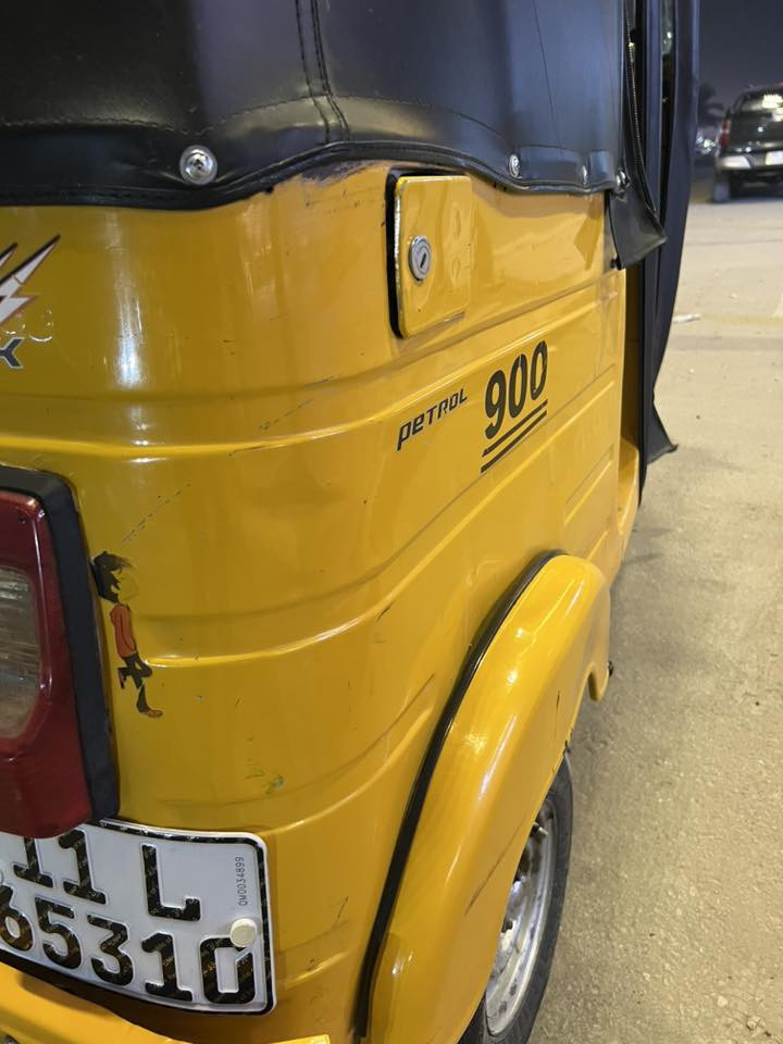 لسلام عليكم تكتك للبيع ٢٠١٩ شهر ال ١١ مضلع رقم  إنكليزي وسنويه بأسمي تحويل ثاني يوم
تكتك خير من الله قطره صبغ مابيها بيها ضربه بلغد مبينه بل صوره معمره بس دوس 
للتواصل خاص. الزعفرانيه أربع شوارع


**إذا كنت صاحب هذا الإعلان وتريد حذفه لأي سبب، رجاءا أرسل رسالة إلى الدعم الفني**