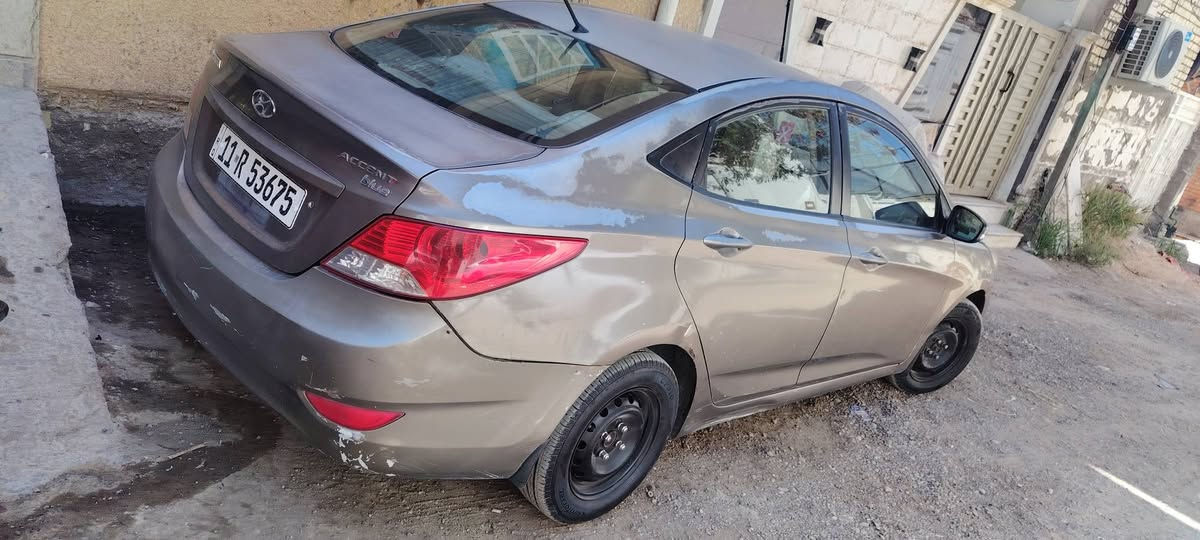 السلام عليكم اكسنت خليجي ٢٠١٢ باسمي كير محرك تبريد صدر تخم تاير مكفولات مابيها نقص جاهزه داخلها كلش نظيف محرك ١٦٠٠ السياره بيها جراد بالصبغ يحتاجلها ترتيب للكشر فقط والي يشتغل بيها ما تاثر عليه سعرها ٧٠ وبيها مجال حك الجيه ماشيه ٢٤٢ السياره مانبيع غير عقد مروري مكاني بغداد الكاظميه ***********
