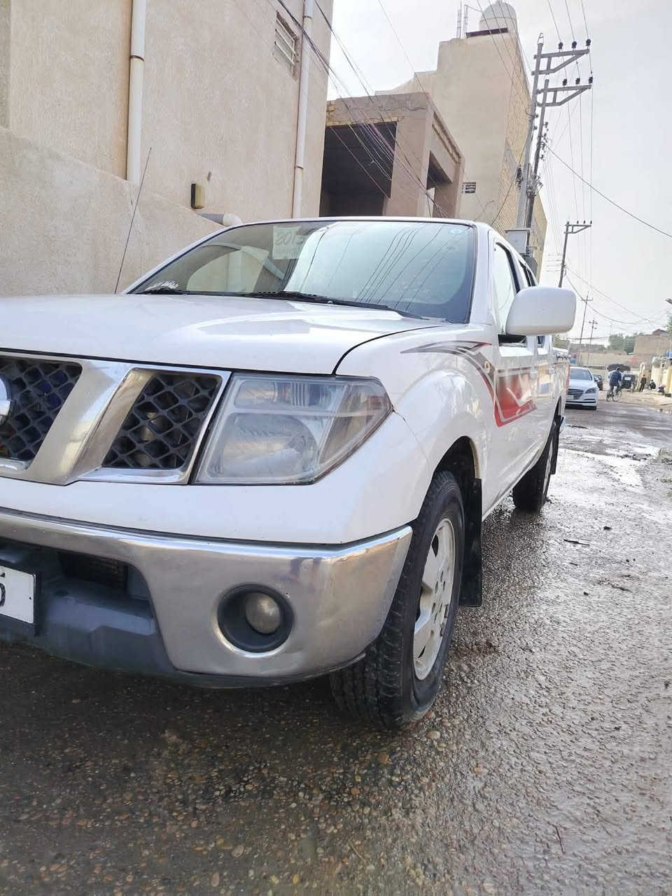 نيفاره 13 بسمي  مصفره رقم نكليزي سياره خير من الله
وجاهزه وسياره حلوه ***********  سياره بل عماره
