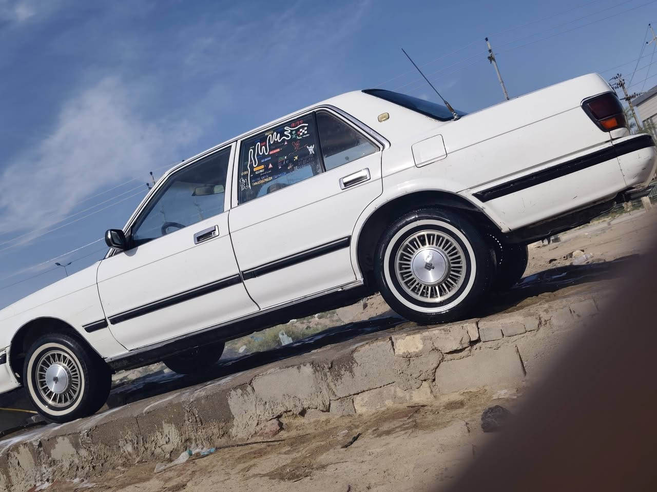 للبيع سيدان نضيف بلاد محرك بلادي ما محور كير عادي نضيف تبريد شغال سنويه باسمي رقم نينوى باسمي شرط التحويل  سعر 45 وبيها مجال مكاني بصره سفوان 
***********
