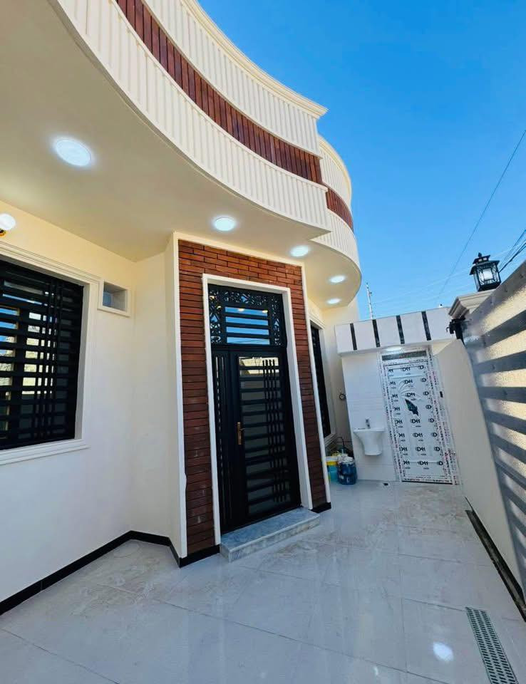 يا الله الدار للبيع المساحة 200متر بناء حديث درجة اولى في نهاوند ل11 قرب البطاقة الوطنية للاستفسار والاتصال المباشر على صاحب العقار ***********
