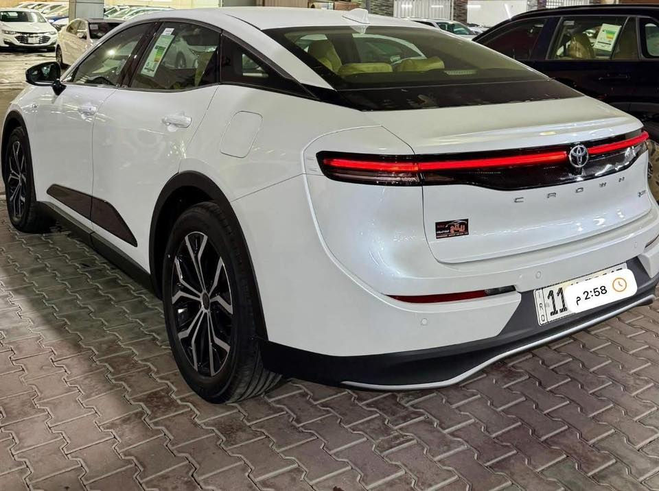 ♻️ تويوتا كراون 2025 بريميوم ♻️
🌪️ Toyota Crown Premium 2025🌪️

خليجي ( عبد اللطيف جميل سعودي )
 
بلد المنشاً : اليابان 🇯🇵
الكيلو متر 18.000 🔝

🚘فول مواصفات بريميوم
🚘محرك 2500 هايبرد
🚘 سقف بانوراما 🔜🔜
🚘لايت 4  عدسات 
🚘شاشة جبيرة + كيجات ديجيتل
🚘 سستم صوت JBL + دمام خلفي 
🚘5 كاميرات 360 درجة
🚘 رادار  امامي + مانع تصادم + تحدي مسار
🚘 رادار خلفي + مانع تصادم خلفي
🚘 رادار جوانب + نقطه عمياء
🚘   بردة كهرباء
🚘 تحكم مقاعد امامي كهربائي 
🚘 تحكم مقاعد خلفي كهرباء
🚘 مقاعد جلد كريمي + تبريد كشنات
🚘 صاجات فورميكا2025
🚘  شاحن وايرلس 
🚘 ميموري كشنات
🚘 ويل 19 إنش 🛞
🚘 فول منافذ TPC + كار بلي 🔋
🚘 باقي مواصفات الكراون معروفه 

السعر 360 $💵
العنوان📍.. بغداد . حي الجامعة 
هاتف /*********** متوفر واتساب
