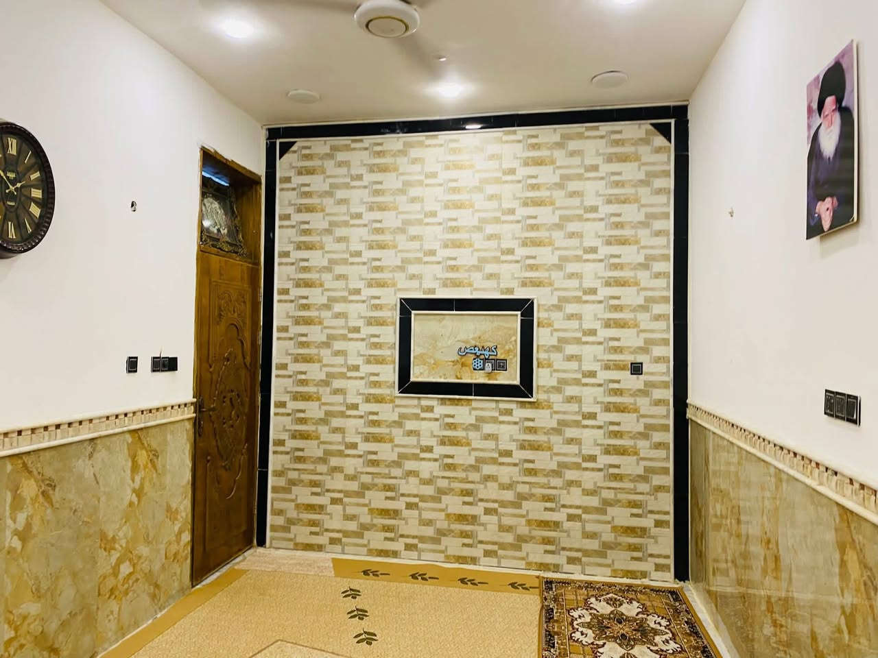 دار للبيع
الموقع منطقة نهاوند الرابعة الفرع مقابل شارع 30 قريب على مدرسة الاصول الابتدائية.

نوع الدار طابو صرف

يتكون الدار من طابقين 

الطابق الاول.استقبال 5.5×3+ مطبخ ومنور + صاله مع منور 4× 5  +غرفه 5×3.5  +صحيات داخليه وخارجيه متكاملة 

الطابق الثاني غرفتين نوم جبيره 5×5. 

+ صحيات متكامله.السطح ايزو كام بناء 2023 

*ملاحظة. المساحة ١٠٠ 

*العقار مطلوب اسكان 27 مليون.

للاستفسار الاتصال على الرقم *********** 

واتساب موجود
