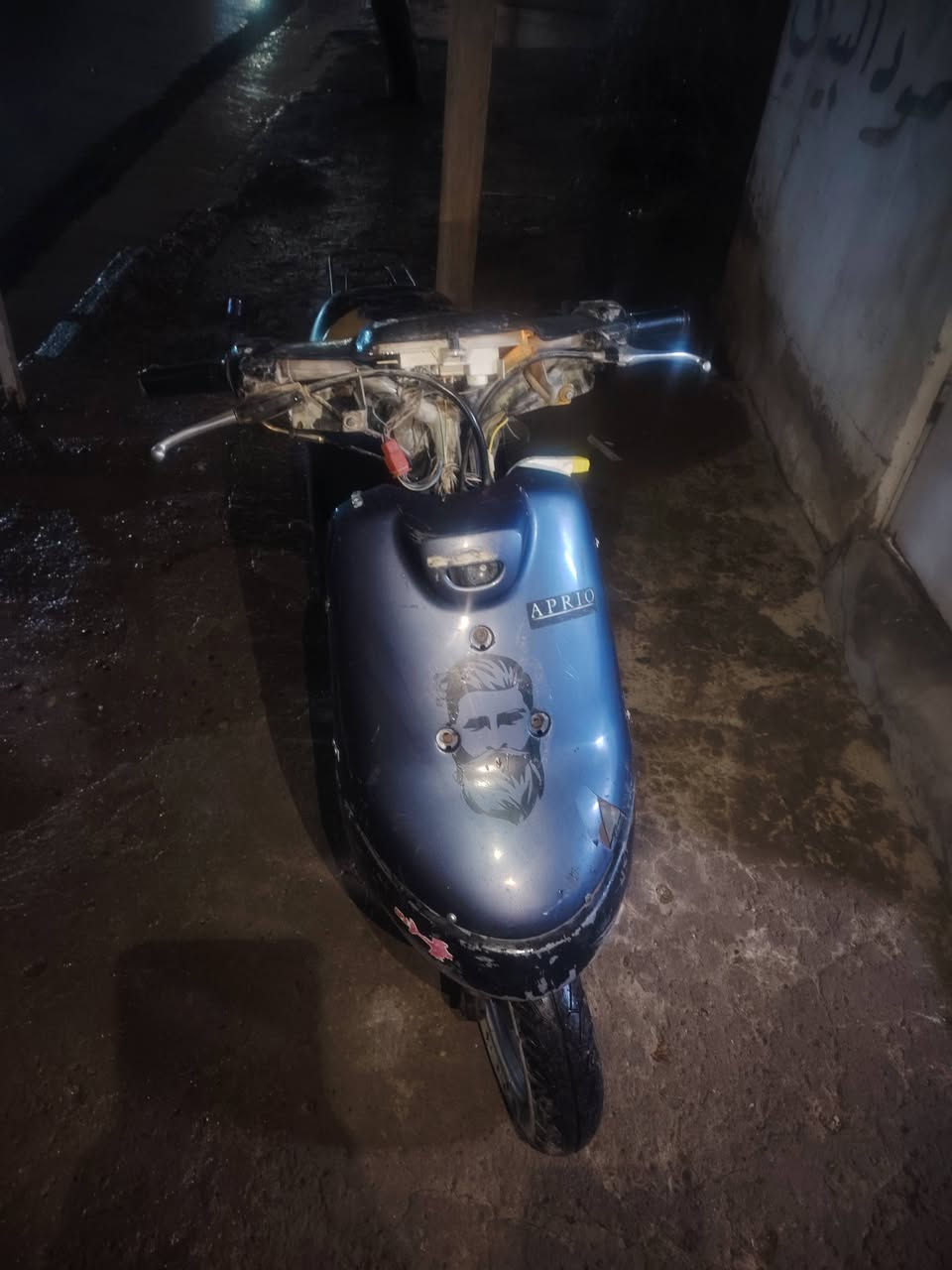 السلام عليكم عندي هاذه الماطور بوتين للبيع شغال كلشي مابي بس درع بي نقس الشاصي ما بي شي شرط السعر 140 بي مجال  التواصل عله هاذه الرقم ***********
