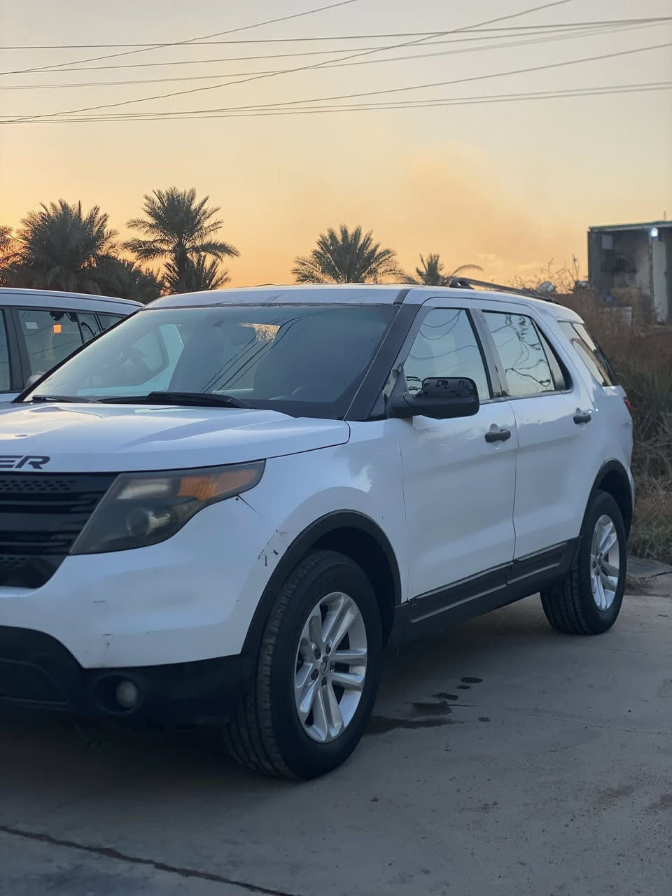 السلام عليكم فورت اكس بلور 2013بسمي تحويل مباشر بيه ٣قطع صبغ ضربته بمريكه سياره جاهزه خير من الله كير مكينه شرط كشتات جلد كهربائيه تحكم ستيرن كير تعليك مكان بغداد الزعفرانيه *********** سعر120وبيه  مجال 3قطع تبريد
