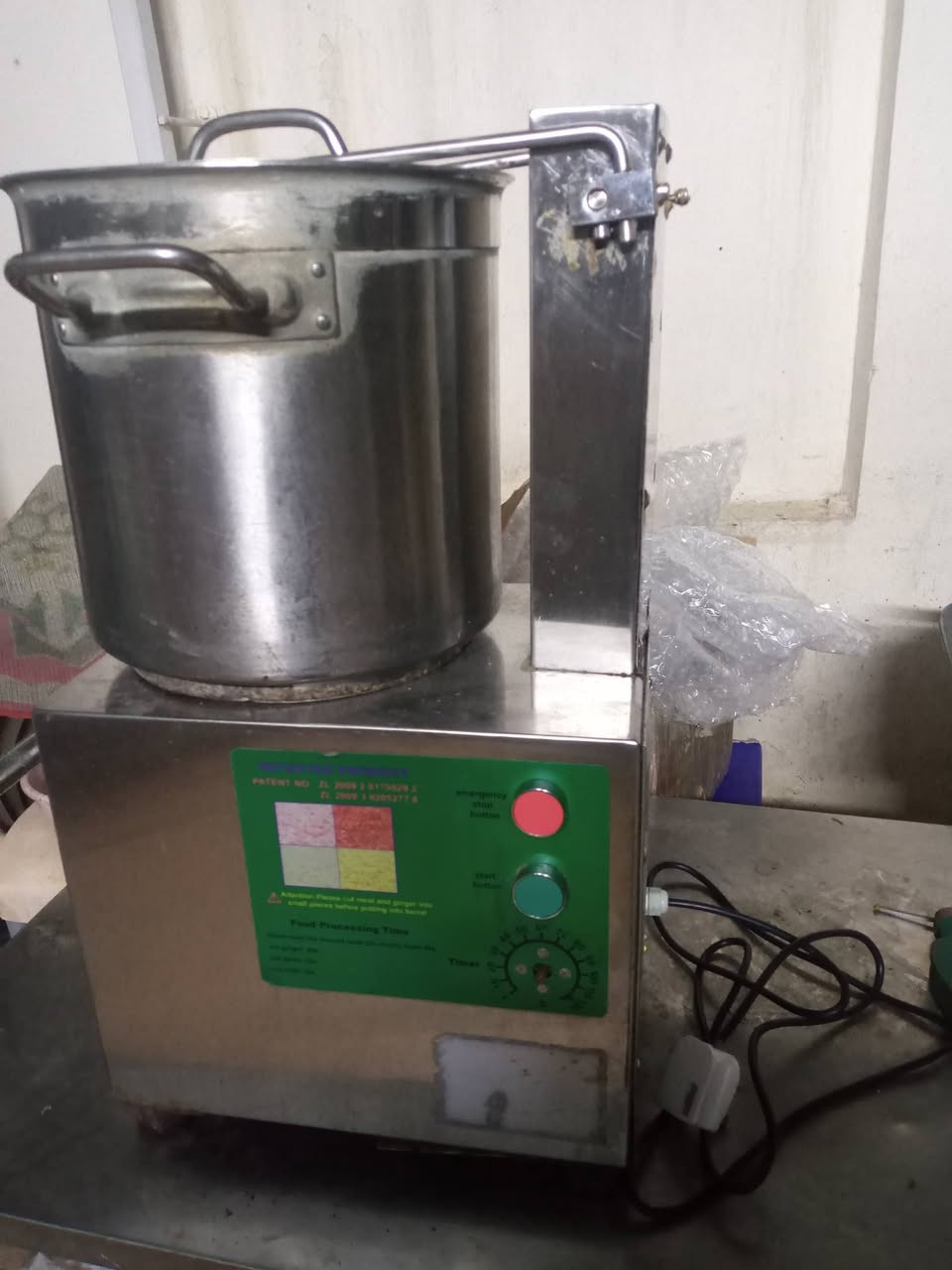 السلام عليكم اغراض مطعم للبيع مثرامه حجم 22 باب اول 300 الف كاشير شاشه لمس حجم 20 بدون نظام رام 8 هارد 256 كور اي 5 الجيل الرابع 300 الف قطاعة خضار مع قرص واحد 300 الف خلاط حمص 8 لتر 300 الف بغداد ***********
