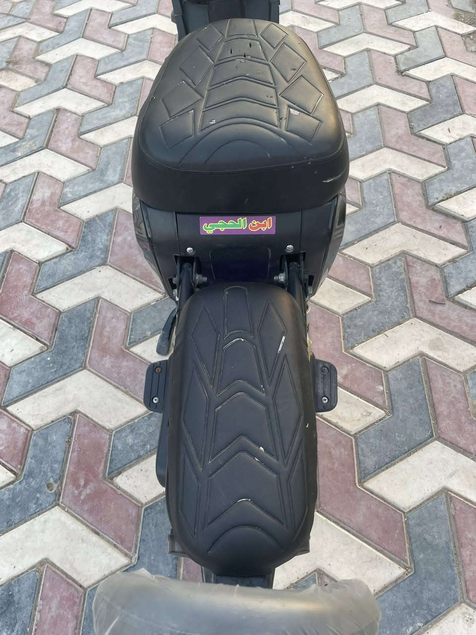 السلام عليكم دراجه شحن نوع R9  الدراجه كلش نضيفه السعر 400
5بطاريات كبار 
بصمه 2
مفتاح 2 
تشغيل عن بعد 
نضام حمايه 
قفل ستيرن 
لدات زنون ليلي نهاري 
كهربائيات كلهه شغاله 
شاحنه اصليه 
تايرات جدد 
الدراجه اي شي مناقصهه كلش نضيفه مكاني بغداد الامين الثانيه 
رقم *********** 
***********

