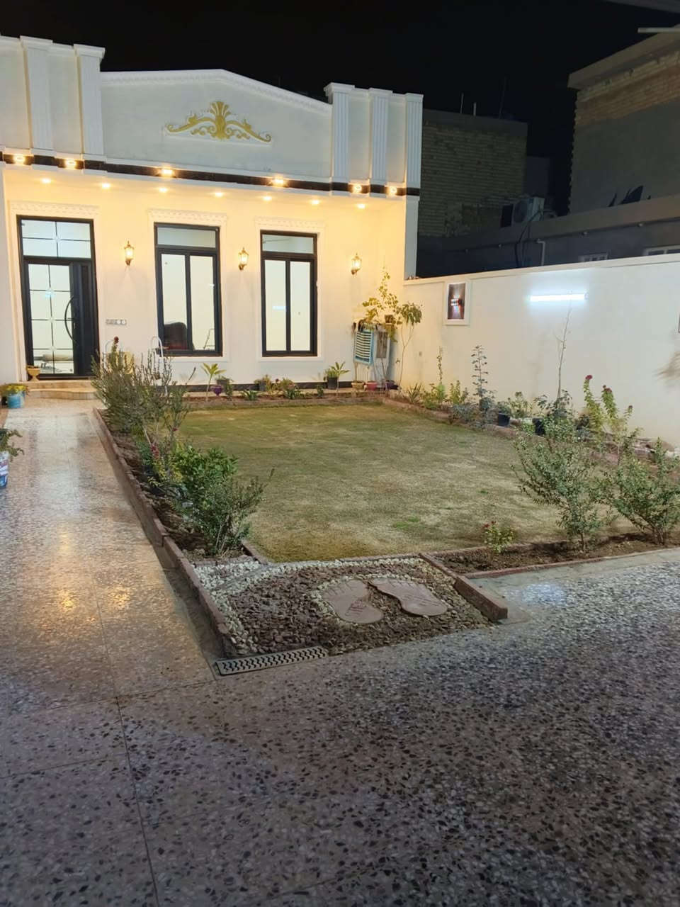 🕋بسم الله الرحمٰن الرحيم 🕋

👋السلام عليكم ورحمة الله وبركاته👋

🏪يعلن مكتب انمار للعقار

🌄الانبار قضاء الفلوجه

🏡 للبيـــع بيــت الجغيفي الثانيه قرب أسواق جـــنة 

📐المساحه 300 متر  وجهه 15 نزال 20
 

بيت للبيع في حي الجغيفي الثانيه قرب أسواق جنه

طابق الأرضي
غرف عدد 2
صاله
مطبخ 2حار+بارد
حمام
حديقه
مضيف خارجي
مرافق خارجيه عدد 2
كراج
طابق الثاني
غرفه سويت
صاله
حمام
صطح عدد 3

🚧 بناء طابوك 
 

 

💲#السعر المعلن  180 مليون من قبل صاحب العقار وقابل للتفاوض 

🧑‍💻عزيزي عندك عقار وتريد تبيعه باسرع وقت راسل صفحتنه نلبي لك طلبك 🙏♥️

⁉️للاستفسار اكثر مراسله صفحتنا او زياره المكتب انمار للعقار الواقع على شارع 60 مجاور مطعم  نفر بخاري  ومجاور المطعم وكوفي بلاك ساراي شارع السكلات او الاتصال 

☎️***********☎️كورك 
☎️***********☎️ واتساب  

⁉️اذا كنت تملك عقار وترغب في نشره مراسله صفحتنا او زياره المكتب انمار للعقار او ارسال المعلومات على الواتساب ☎️👆

⁉️الاسعار المعلنه في مكتبنا تحدد من قبل البائع وليس المكتب ونجمع البائع والمشتري وجها لوجه لاتمام عمليه البيع

⁉️متابعه ولايك للصفحه ليصلكم كل ماهو جديد فضلاً وليس أمراً

♥️طابت أوقاتكم بكل خير ♥️
