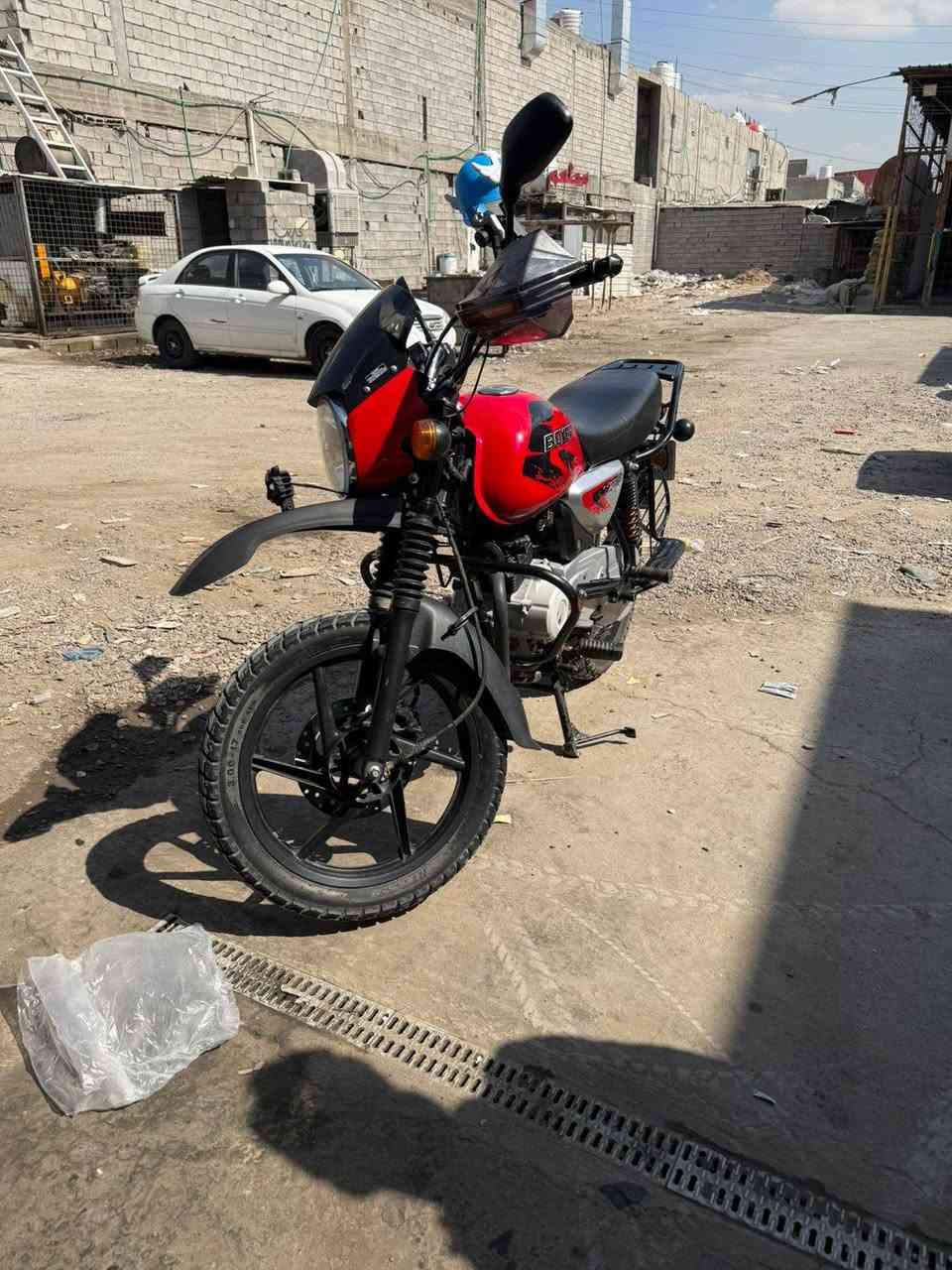 سلام وعليكم دراجة بوكسر موديل 2023-2024 نازلة شهر 11 مكينة ما ممدود عليها درنفيس بلادية شبه زيرو نضافة 95٪ مو شراي لا تعبني مرقم كاملة لوحات انكليزية وسنوية للتواصل ***********
