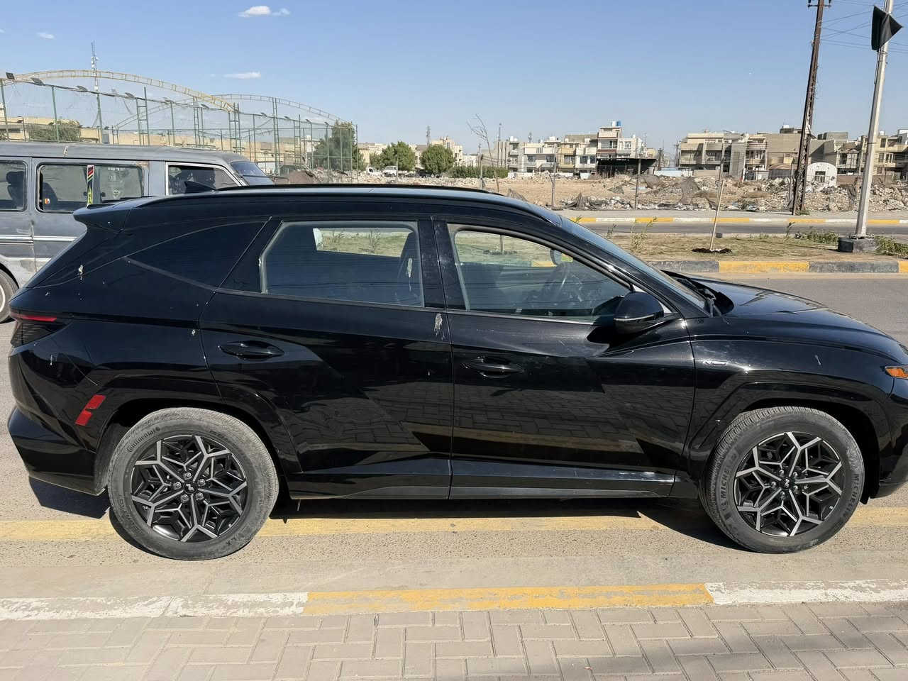 السلام عليكم

( للبيع فقط) ***********

توسان موديل 2023 ان لاين مكينه 2500

 ترقيم جديد ( رقم اربيل ) 

( حادثها صبغ شي بسيط حافة البنيد +ومن امريكه التكمه مال الصدر بيه كلير بدون ظربه  ) فقط بدون تبديل اي قطعة

الموصفات فول واذكر جزء منها 

🔹بنوراما

🔹كشنات جلد بالكامل + تدفئه

🔹كشن السائق كهرباء + هاند بريك بصمه

🔹بصمة تشغيل + بصمة ابواب + جنطه كهرباء 

🔹شاشه ايباد كبيره الحجم + تبريد شاشه

🔹محرك 2500 + انظمة متعدده للقياده

🔹تدفئة مقود + فول رادار 360 درجه

🔹اشاير بالمري + نقاط عمياء 

🔹ماشيه 24الف كيلو 

مكاني بغداد حي الجهاد او الاطباء

واتساب او الاتصال ***********

سعرها 198  ورقة
وبيه مجال
