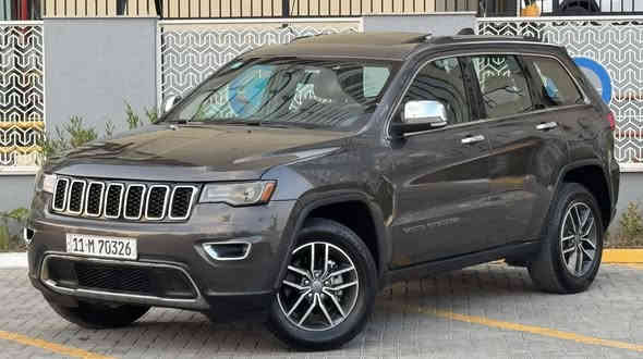 Jeep Limited 2019 جيب لمتد 
ماشيه 68 الف ميل حقيقي
ضررها بنيد فقط موضح بالصور
صبغ قطعه فقط و بيها بارد اماكن بسيطه
رقم بغداد الجديد / سنويه و هزه و ارقام جدد
المواصفات فول ١/١ لمتد :
- مكينة 3,600 / ٦ سلندر
- سقف بانوراما
- صندوق كهرباء
- كشنات جلد  
- كشنات تحكم كهرباء 
- كشنات تدفئه + تبريد
- كشنات خزن Memory
- ستيرن تحكم كهرباء + ستيرن تدفئه
- شاشة CarPlay اصليه 
- كاميرا خلفية دوارة
- بصمة تشغيل / بصمة ابواب
- حساسات خلفية 
- حساسات جانبيه نقطه عمياء 
- ويل حجم 18 اصلي  
- مودات اقتصادي ايكو و سبورت
جاهزه بدون نقص
صدرها لوك ترايها يخبل و تخم تاير جدد
متحتاج اي مصرف و شوفتها بالواقع احلى
السعر 218 ورقه بيها مجال بسيط
عنواني بغداد 
***********
