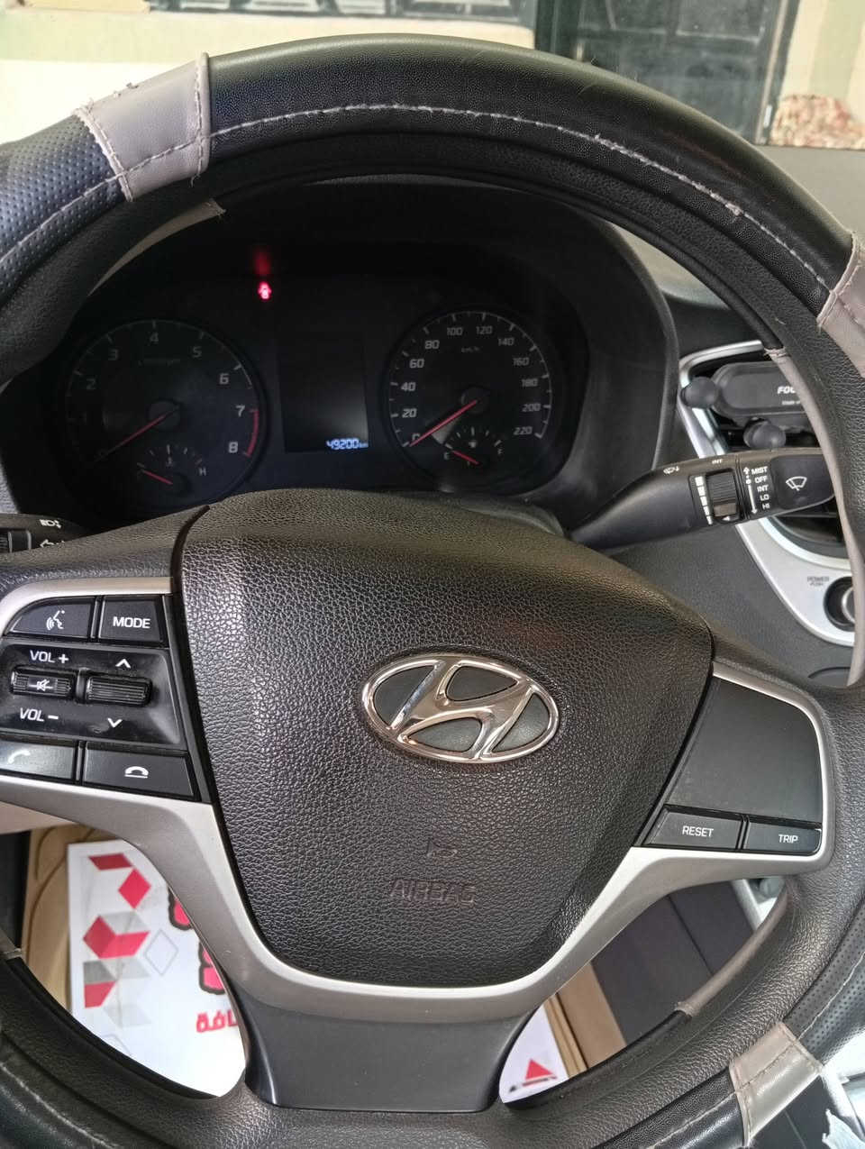 السلام عليكم اكسنت خليجي 23فول مواصفات مكفولة بلاد بيها طخه خفيفه بحافه الباب الخلف السايق فقط ماشيه 49 المكان بغداد السعر 146للاستفسار الاتصال بالرقم ***********
